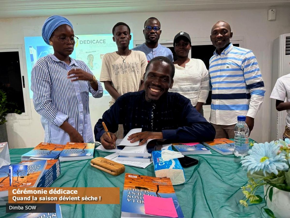 [Quand la poésie réunit les cœurs] Dédicace de Quand la saison devient sèche ! de Dimba SOW