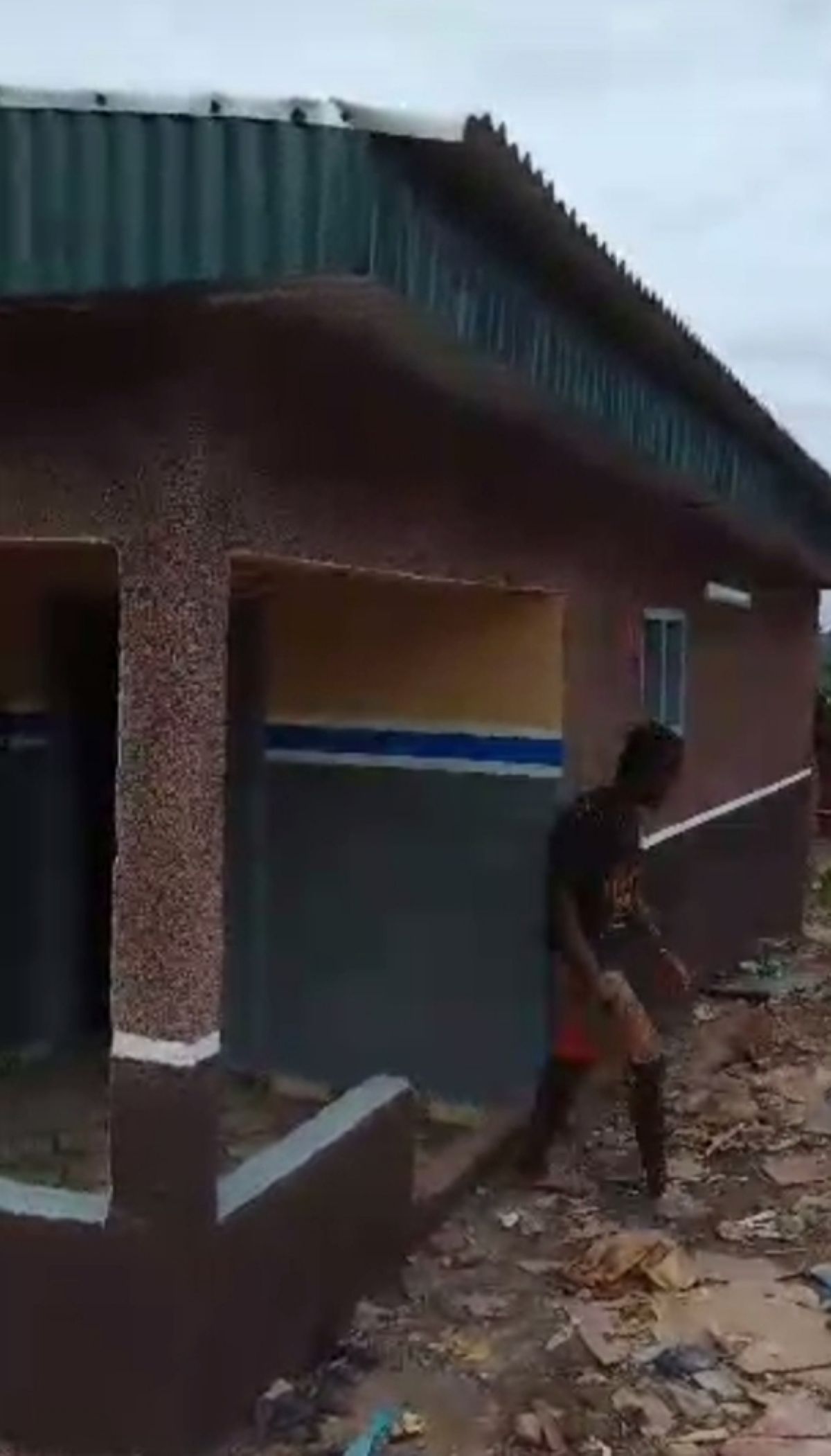 [Safa-Manois] La mutuelle de développement offre une maison à la sage-femme du village