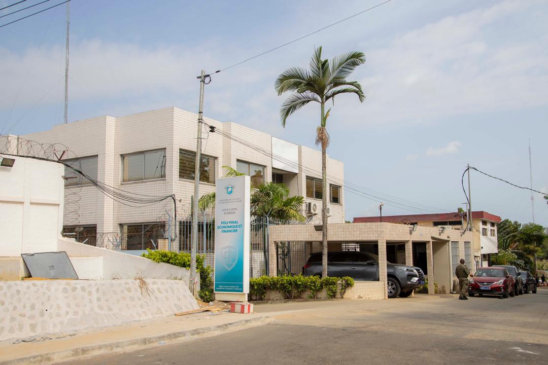 [Reportage] Le pasteur Kanga embarqué après avoir défendu un scandale immobilier à Abidjan