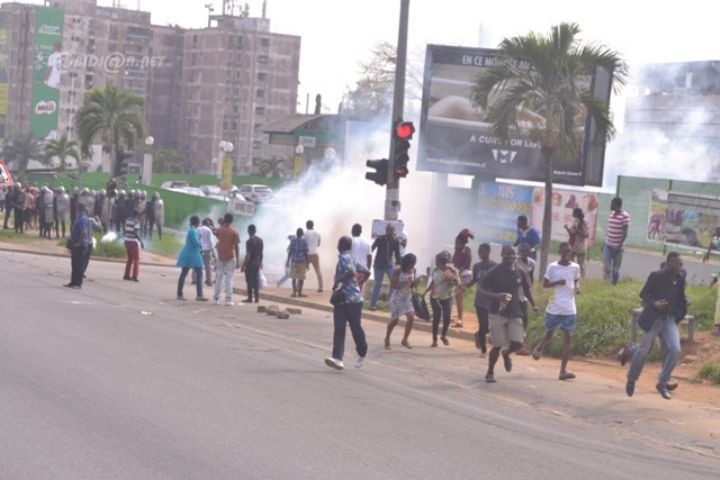 Une manifestation des associations des souscripteurs des entreprises d’agrobusiness a été dispersée par la police à coups de lacrymogènes ce samedi non loin de l`hypermarché Sococé dans la commune de Cocody
