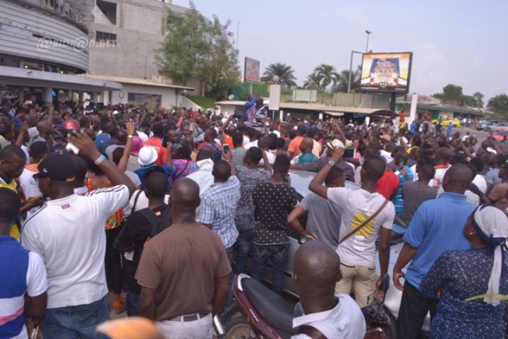 Une manifestation des associations des souscripteurs des entreprises d’agrobusiness dispersée par la police à Abidjan